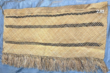 Load image into Gallery viewer, Fijian Kuta Gafigafi Tongan Ta'ovala