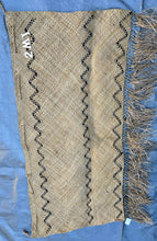 Load image into Gallery viewer, Fijian Kuta Gafigafi Tongan Ta'ovala