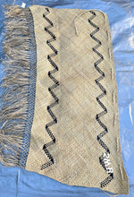 Load image into Gallery viewer, #islandweaves #artisan