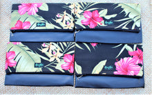 Load image into Gallery viewer, Clutch Purse Black Floral