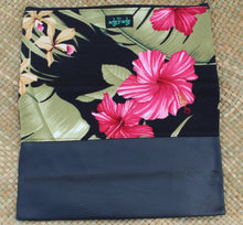 Load image into Gallery viewer, Clutch Purse Black Floral
