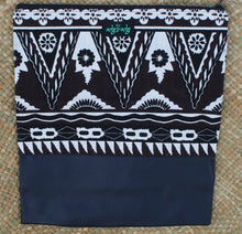 Load image into Gallery viewer, Clutch Purse Black Tapa Print