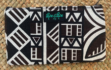 Load image into Gallery viewer, Makeup Travel Pouch Tapa Print