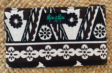 Load image into Gallery viewer, Makeup Travel Pouch Tapa Print