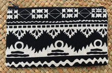 Load image into Gallery viewer, Makeup Travel Pouch Tapa Print