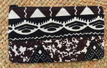 Load image into Gallery viewer, Makeup Travel Pouch Tapa Print