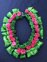 Load image into Gallery viewer, Traditional Island Garland Red/Green
