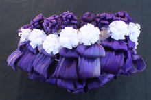 Load image into Gallery viewer, Traditional Island Garland Purple/White
