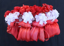 Load image into Gallery viewer, Traditional Island Garland Red/White
