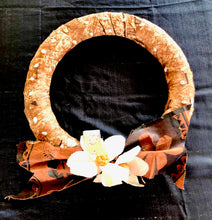 Load image into Gallery viewer, Fijian Tapa Wreath
